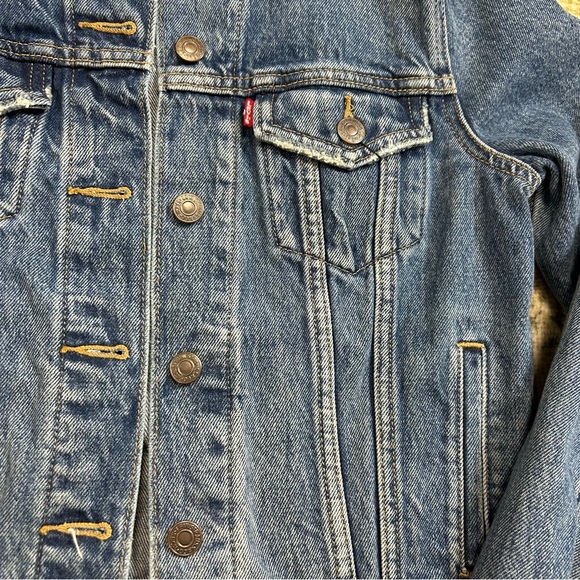Levi's small raw hem no collar denim jacket - Picture 5 of 6